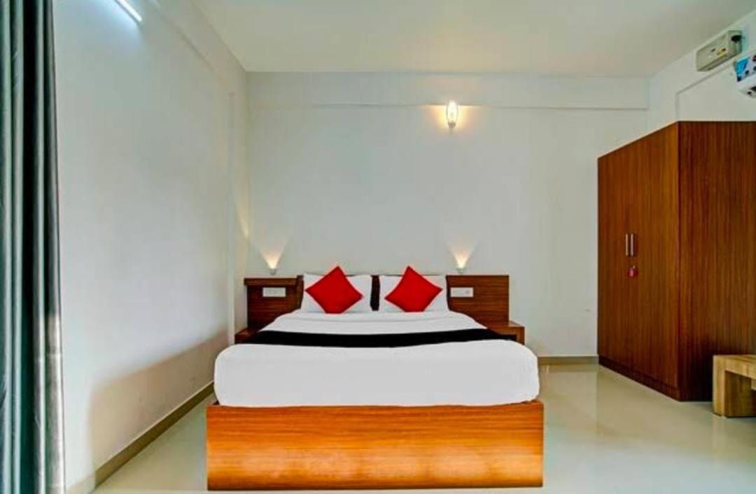Phoenix Holidays Kochi Exterior foto