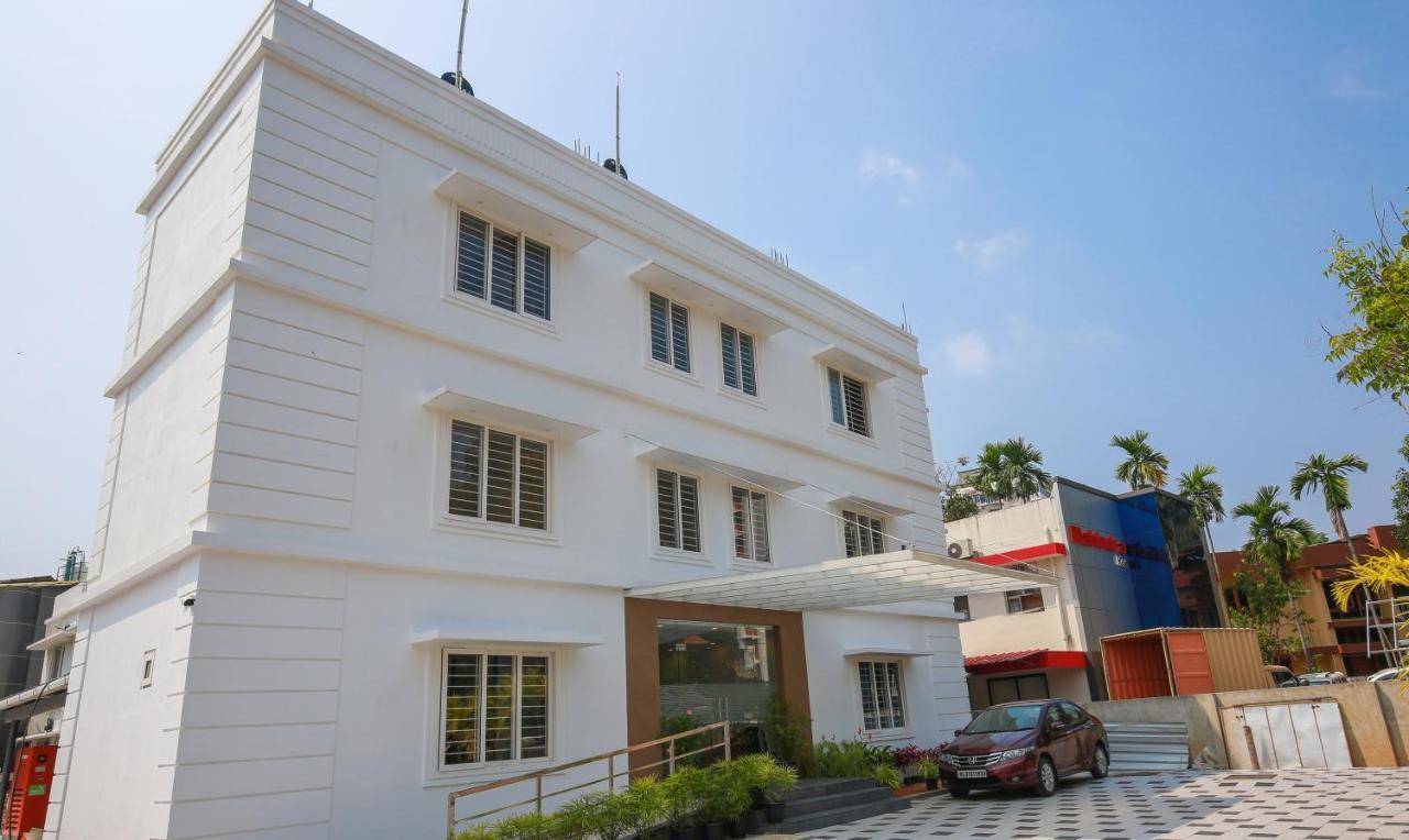 Phoenix Holidays Kochi Exterior foto