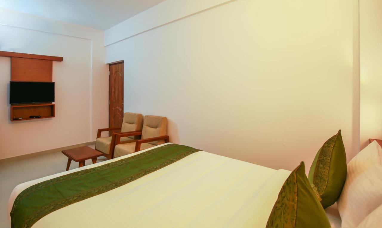 Phoenix Holidays Kochi Exterior foto