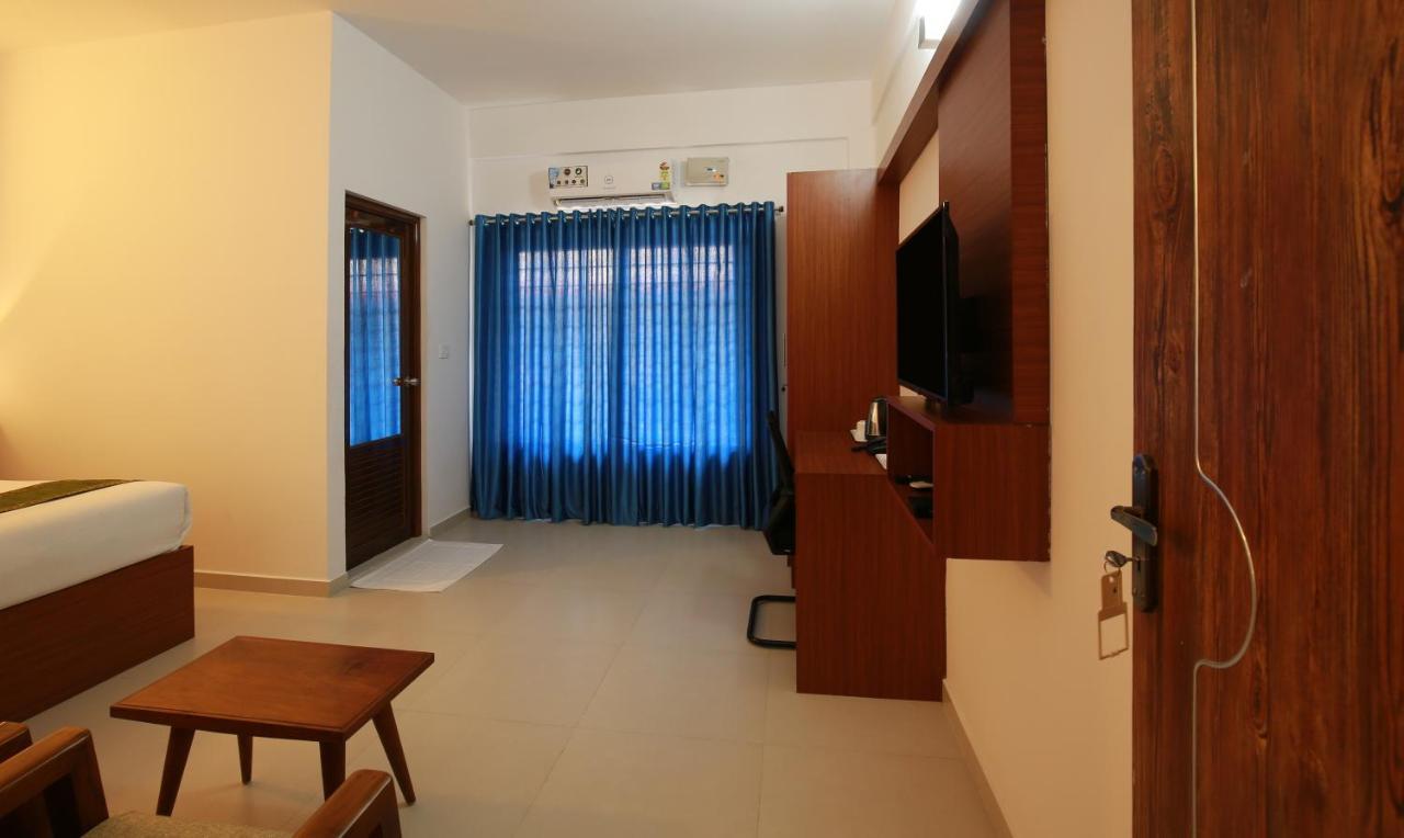 Phoenix Holidays Kochi Exterior foto
